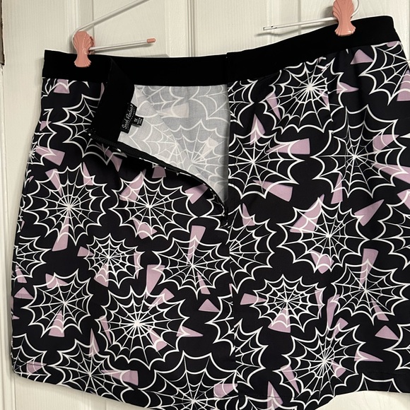Smak Parlour Spiderweb Print mini skirt Woman’s plus size 1X - Picture 7 of 13